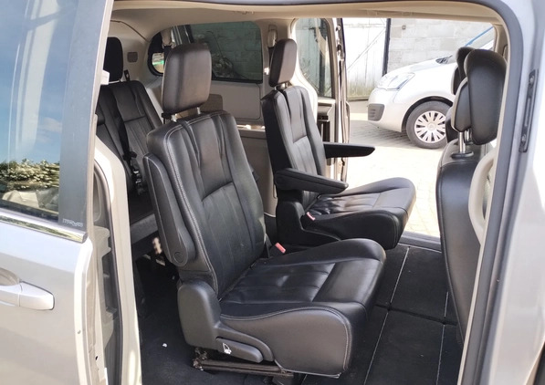 Chrysler Town &amp; Country cena 54500 przebieg: 160000, rok produkcji 2013 z Tuliszków małe 232
